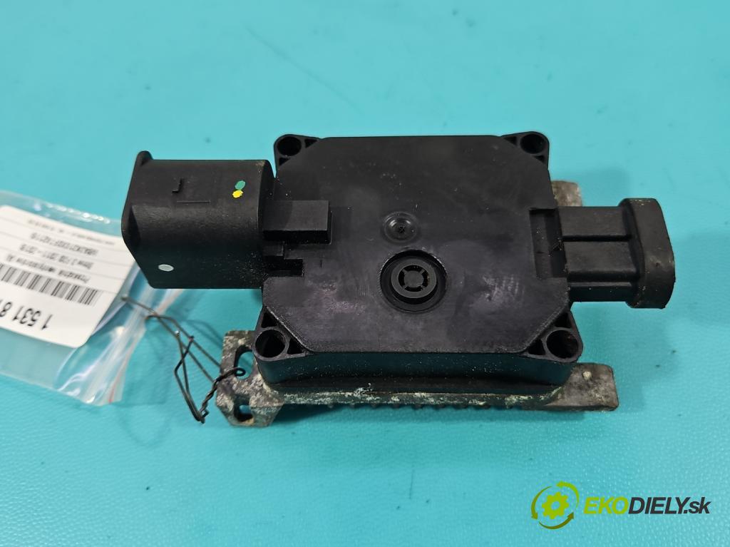 Bmw 3 F30 2011-2018 2.0d 184hp manual 135 kW 1995 cm3 5- Relé: ventilátoru 940011402