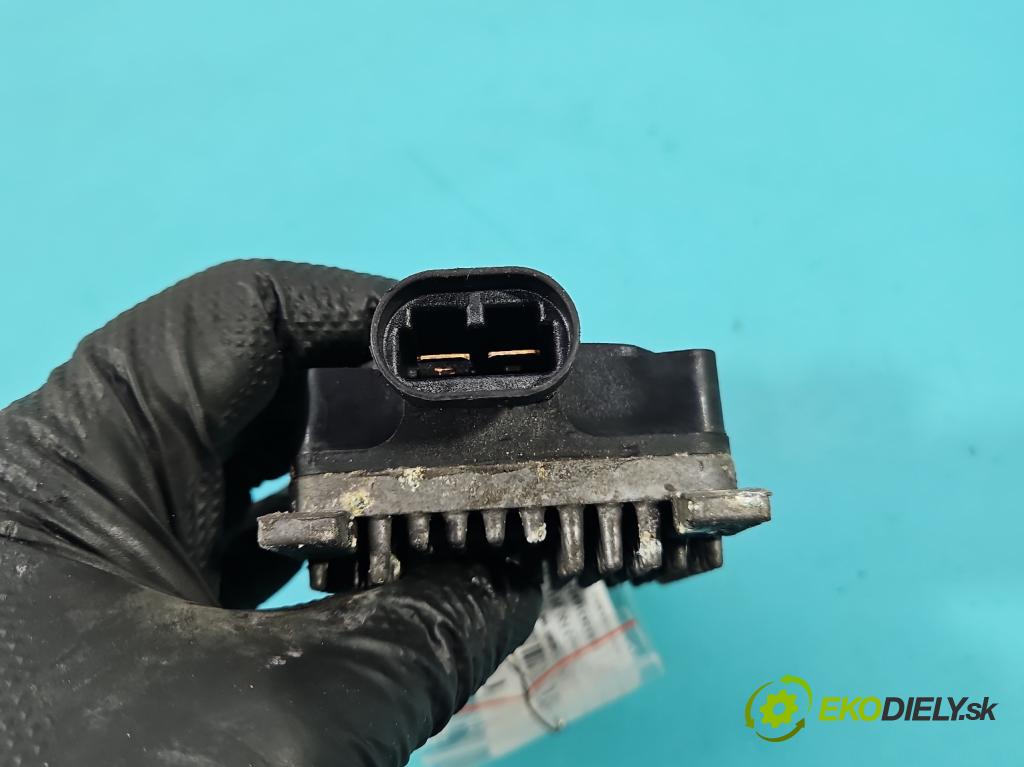 Bmw 3 F30 2011-2018 2.0d 184hp manual 135 kW 1995 cm3 5- Relé: ventilátoru 940011402