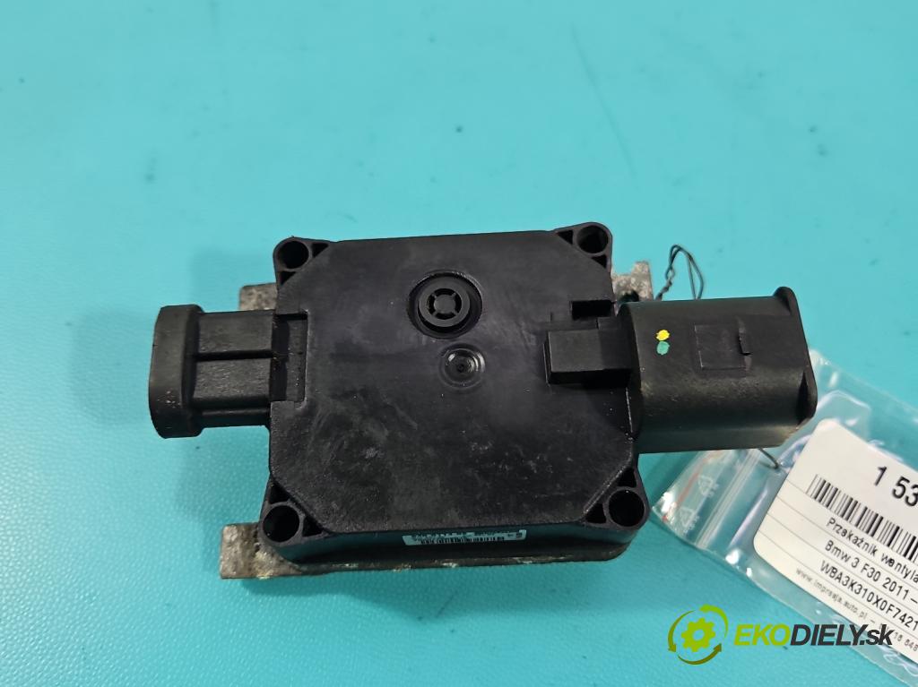 Bmw 3 F30 2011-2018 2.0d 184hp manual 135 kW 1995 cm3 5- Relé: ventilátoru 940011402