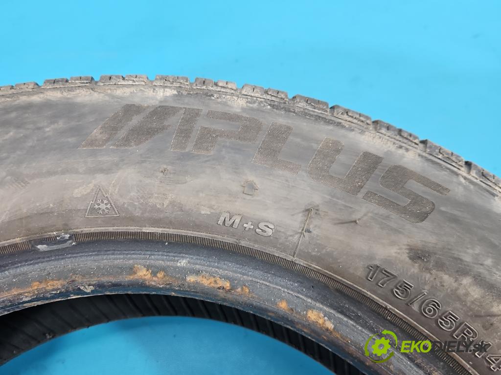 Skoda Felicia 1.3 mpi 54 HP manual 40 kW 1289 cm3 5- pneumatika zimné pár