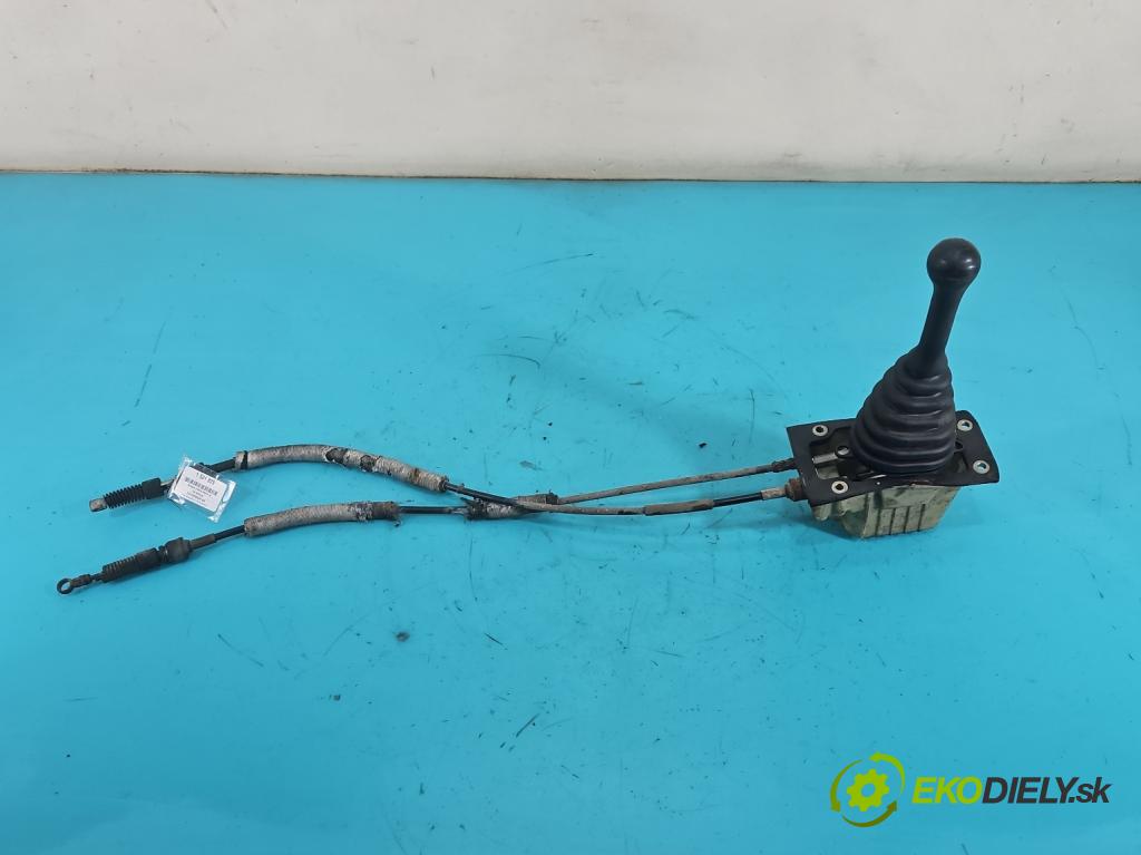 Fiat Seicento 0.9 39 HP manual 29 kW 899 cm3 3- Páka: Změny: stupeň,rýchlosť  (Rýchlostná páka (kulisa))