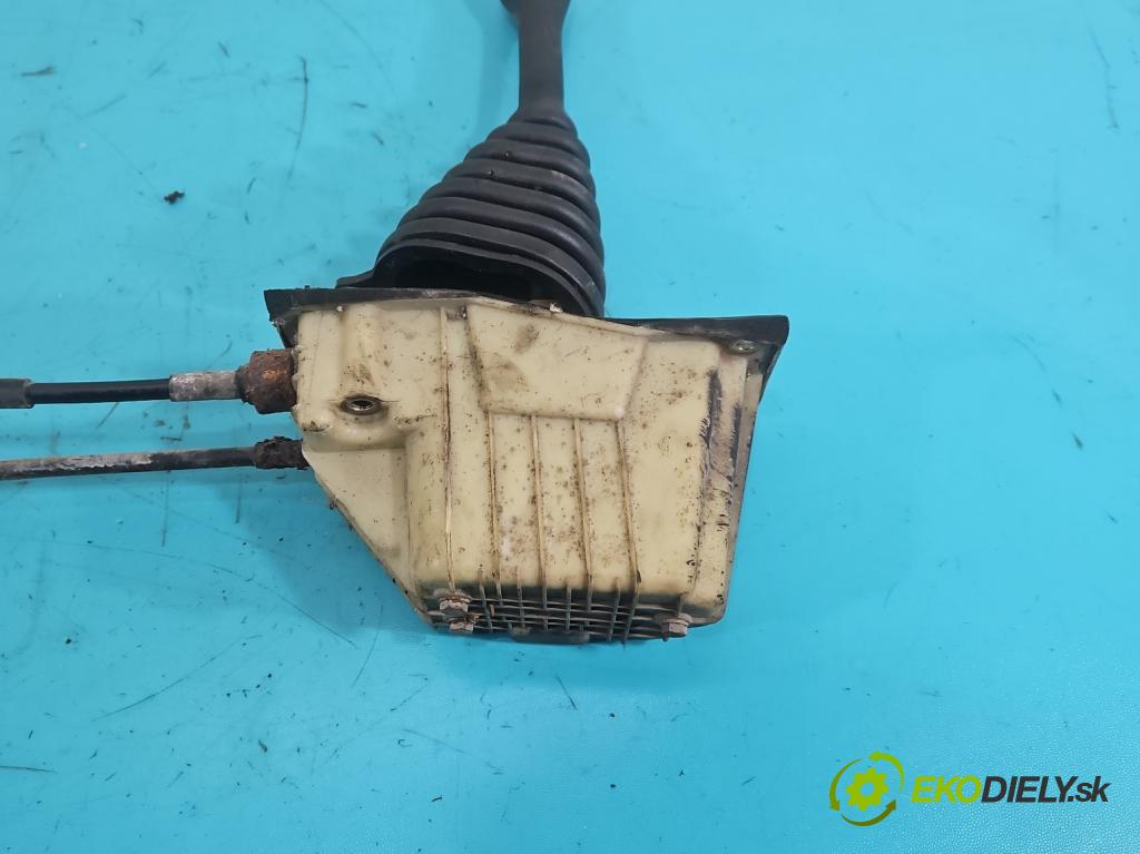 Fiat Seicento 0.9 39 HP manual 29 kW 899 cm3 3- Páka: Změny: stupeň,rýchlosť  (Rýchlostná páka (kulisa))