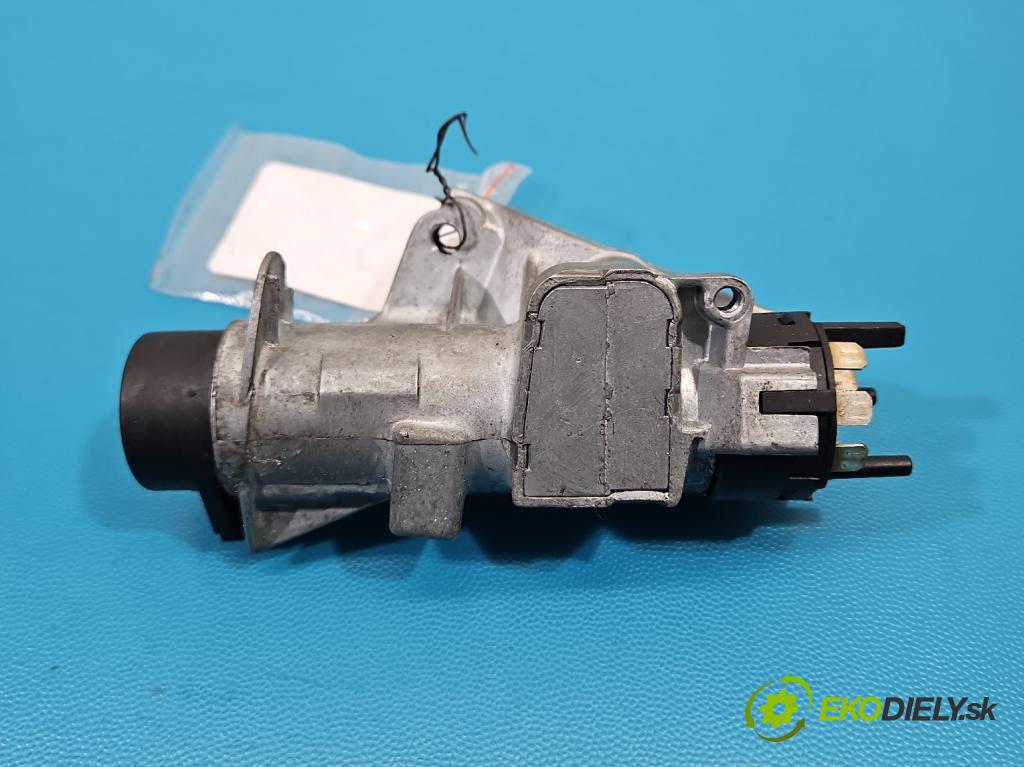 Audi A4 B5 1994-2001 1.9 tdi 110 HP manual 81 kW 1896 cm3 5- Spínačka 4D0905851E (Spínacia skrinka)