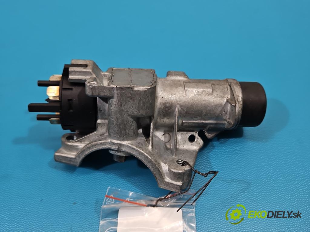 Audi A4 B5 1994-2001 1.9 tdi 110 HP manual 81 kW 1896 cm3 5- Spínačka 4D0905851E (Spínacia skrinka)