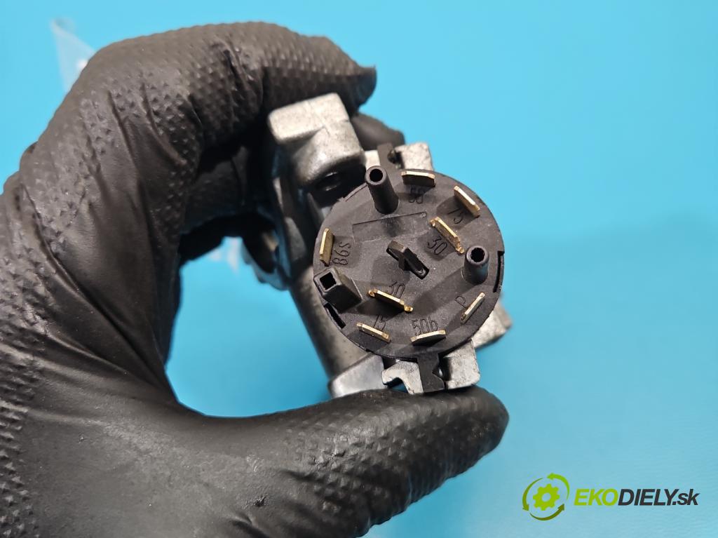 Audi A4 B5 1994-2001 1.9 tdi 110 HP manual 81 kW 1896 cm3 5- Spínačka 4D0905851E (Spínacia skrinka)