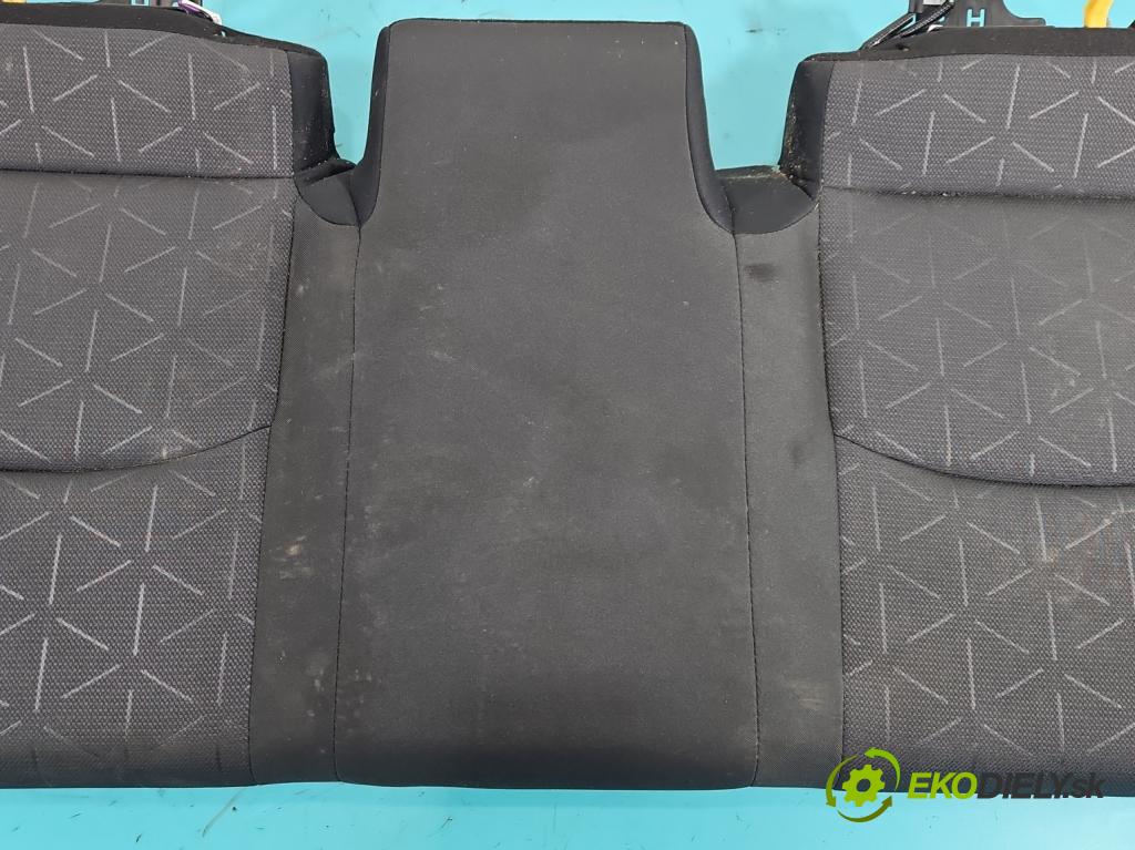 Toyota Rav4 V 2018- 2.5 hybrid 178HP: automatic 131 kW 2487 cm3 5- Pohovka: zadné  (Sedadlo)