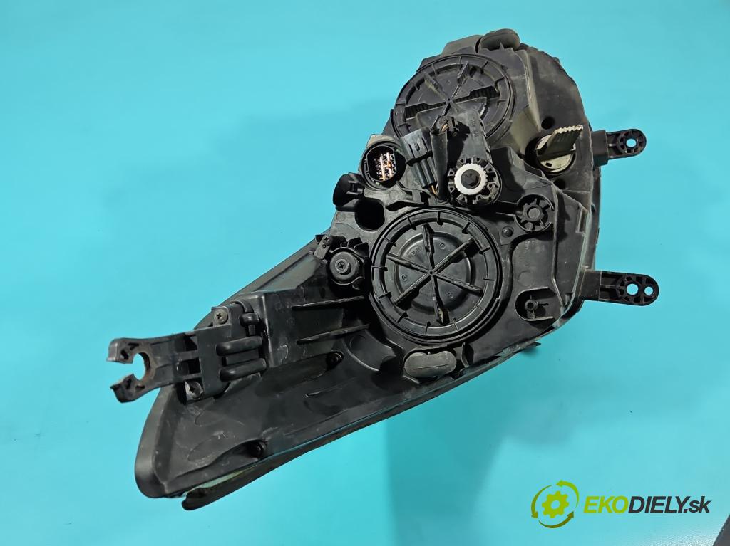 Hyundai I40 1.7 crdi 136hp manual 100 kW 1685 cm3 5- světlo levý  (Klika dveří ostatní)