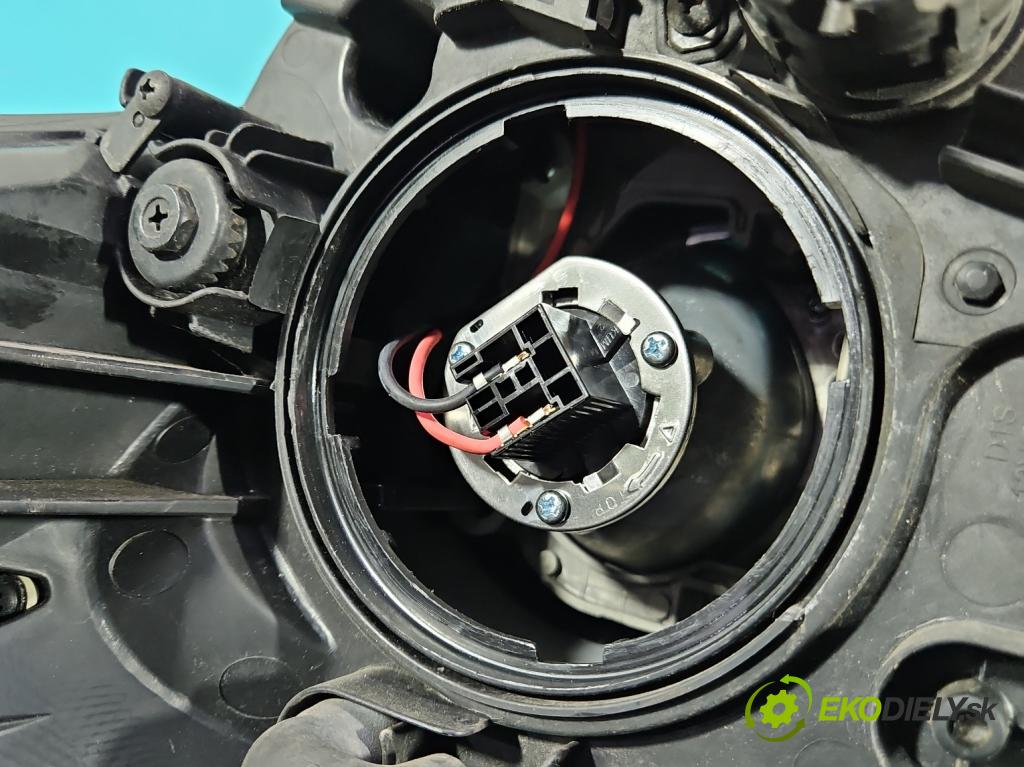 Hyundai I40 1.7 crdi 136hp manual 100 kW 1685 cm3 5- světlo levý  (Klika dveří ostatní)