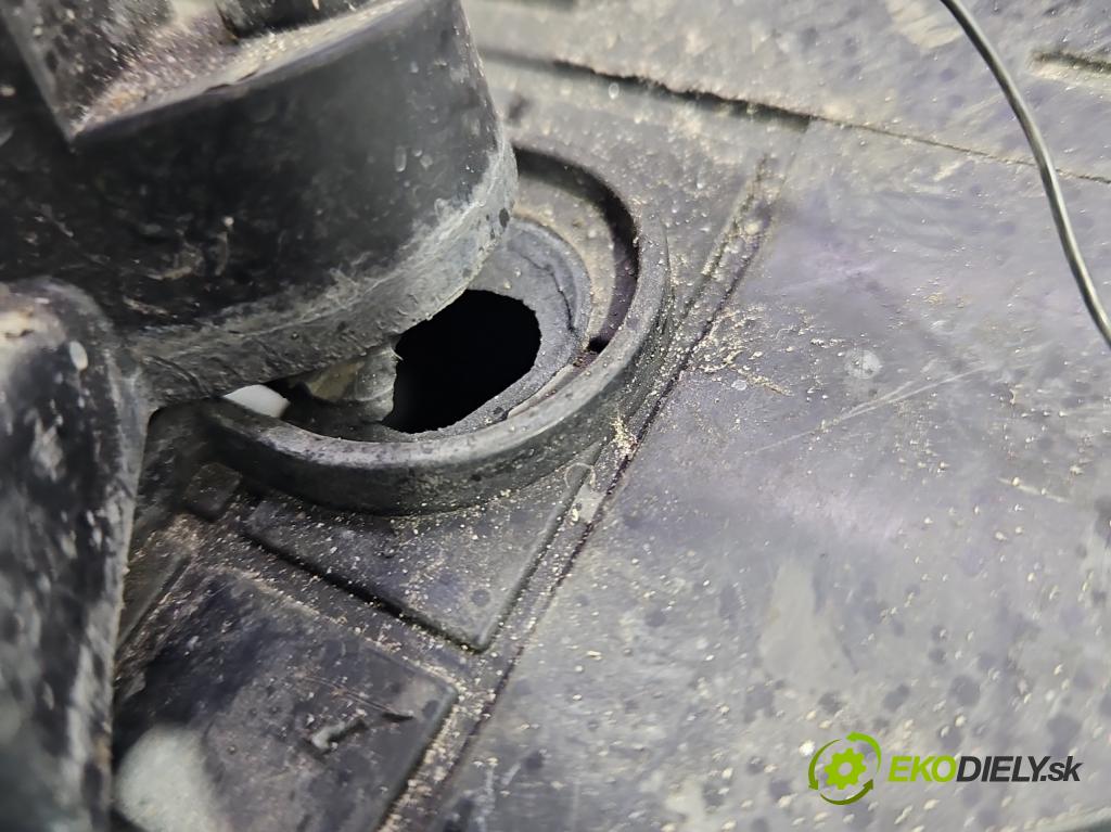 Hyundai I40 1.7 crdi 136 HP manual 100 kW 1685 cm3 5- Reflektor: pravý  (Svetlo predné pravé)