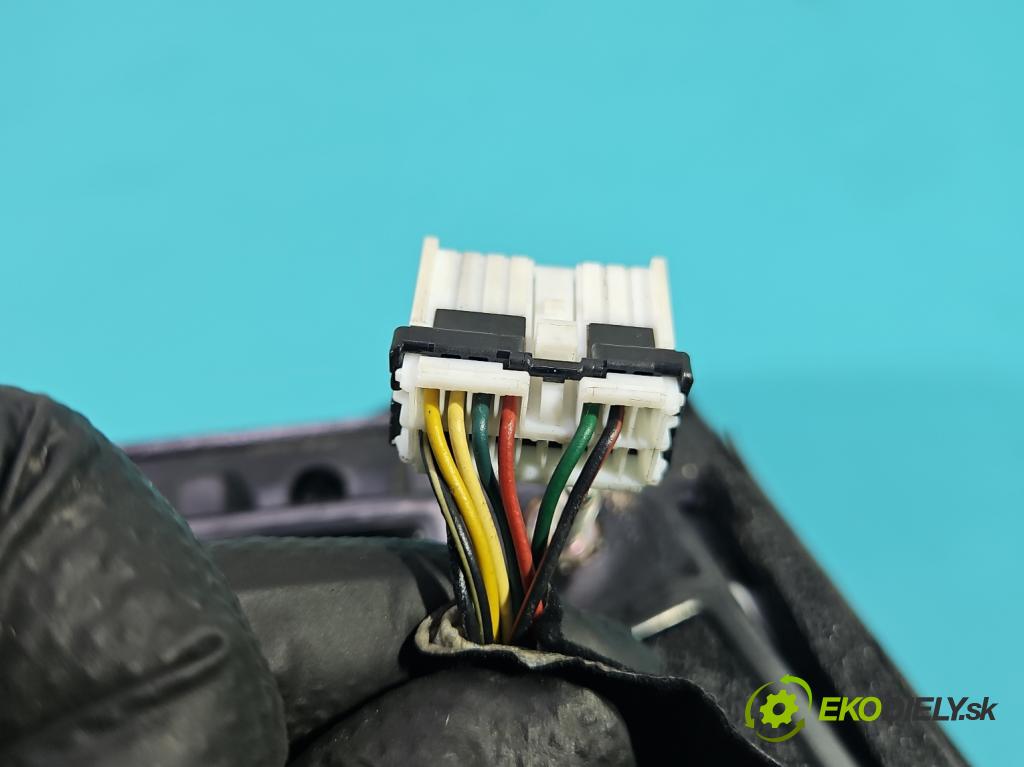 Hyundai I40 1.7 crdi 136hp manual 100 kW 1685 cm3 5- zpětné zrcátko pravé  (Klika dveří ostatní)