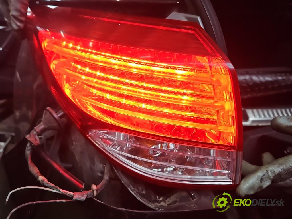 Hyundai I40 1.7 crdi 136 HP manual 100 kW 1685 cm3 5- svetlo / reflektor zadné ľavé 92401-3Z0 (Kľučka dverí ostatné)