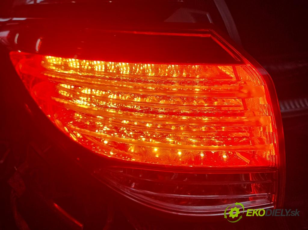 Hyundai I40 1.7 crdi 136 HP manual 100 kW 1685 cm3 5- svetlo / reflektor zadné ľavé 92401-3Z0 (Kľučka dverí ostatné)