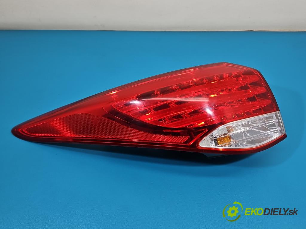 Hyundai I40 1.7 crdi 136 HP manual 100 kW 1685 cm3 5- svetlo / reflektor zadné ľavé 92401-3Z0 (Kľučka dverí ostatné)