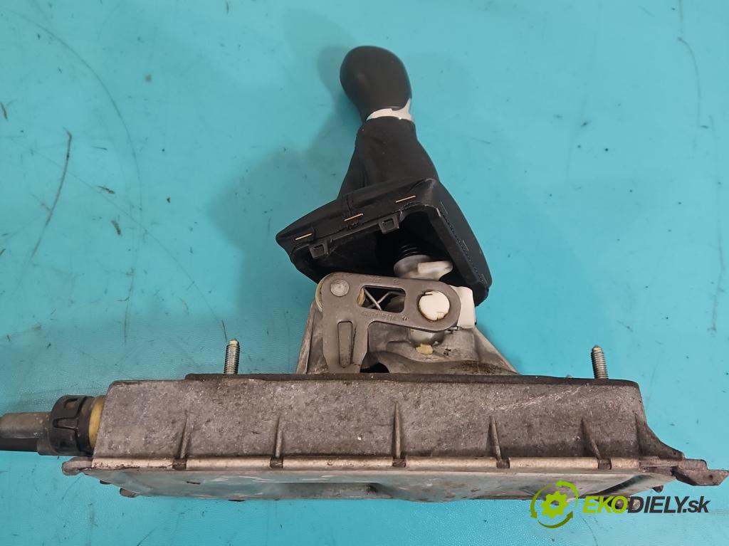 Skoda Fabia III 2014- 2021 1.4 TDI 105 HP manual 77 kW 1422 cm3 5- Páka: Změny: stupeň,rýchlosť 6Q0711611A (Rýchlostná páka (kulisa))