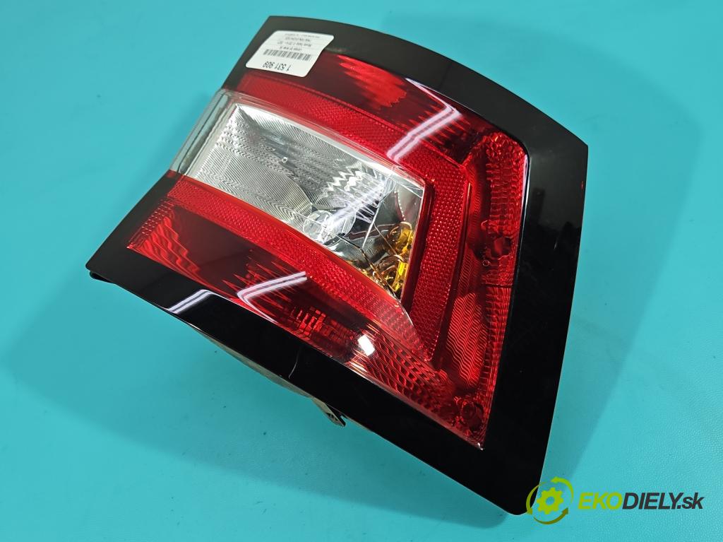 Skoda Fabia III 2014- 2021 1.4 TDI 105 HP manual 77 kW 1422 cm3 5- svetlo / reflektor zadné ľavé  (Kľučka dverí ostatné)