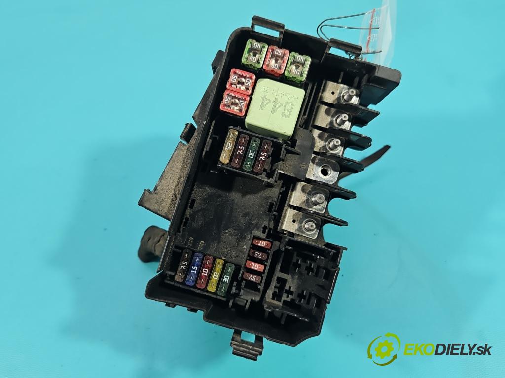 Skoda Fabia III 2014- 2021 1.4 TDI 105 HP manual 77 kW 1422 cm3 5- skrinka poistka 6C0907361D (Poistková skrinka)