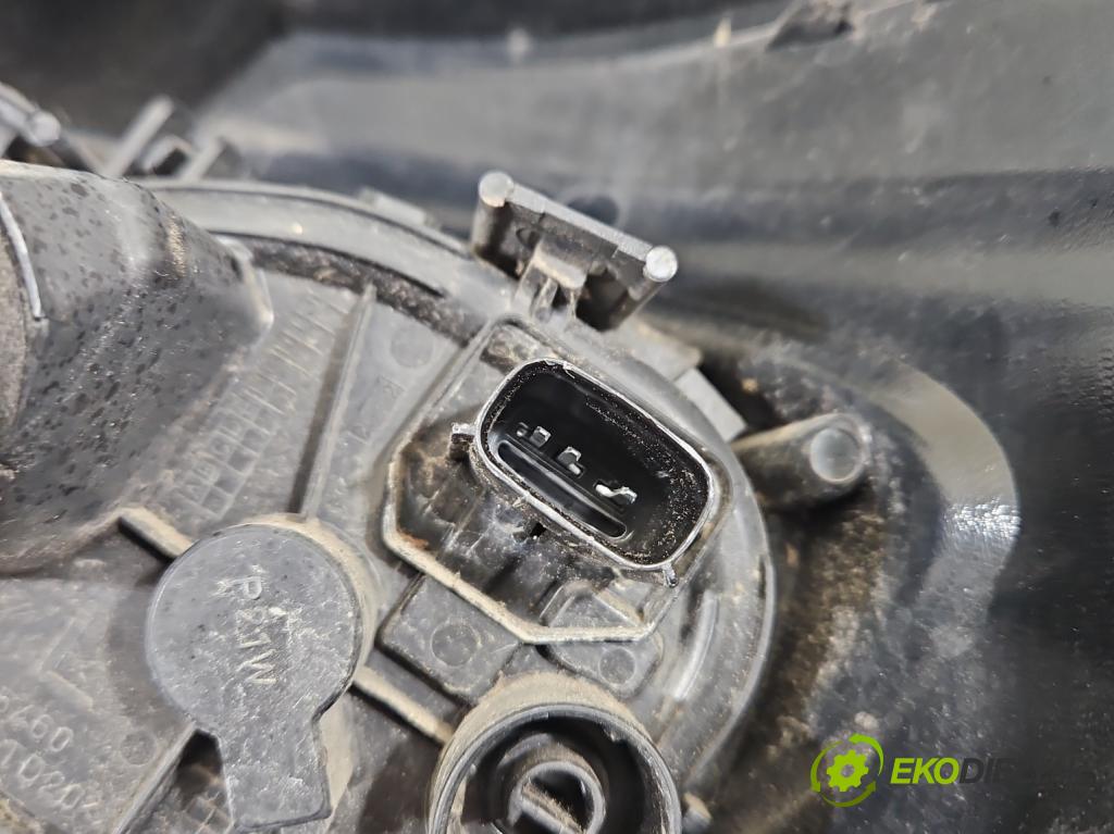 Opel Corsa E 2014-2019 1.4 16V 90 HP manual 66 kW 1398 cm3 5- svetlo / reflektor zadné ľavé 39068622 (Kľučka dverí ostatné)