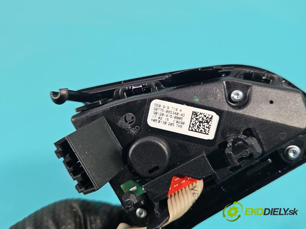 Skoda Fabia III 2014- 2021 1.4 TDI 105 HP manual 77 kW 1422 cm3 5- prepínač multifunkční: řízení: 5E0919719A (Prepínacie páčky pod volantom)