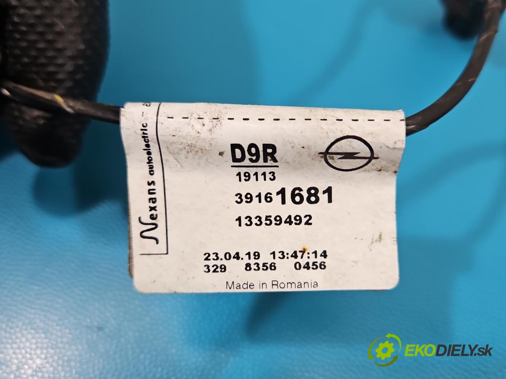 Opel Corsa E 2014-2019 1.4 16V 90 HP manual 66 kW 1398 cm3 5- Zväzok: nárazník zadné 715053703