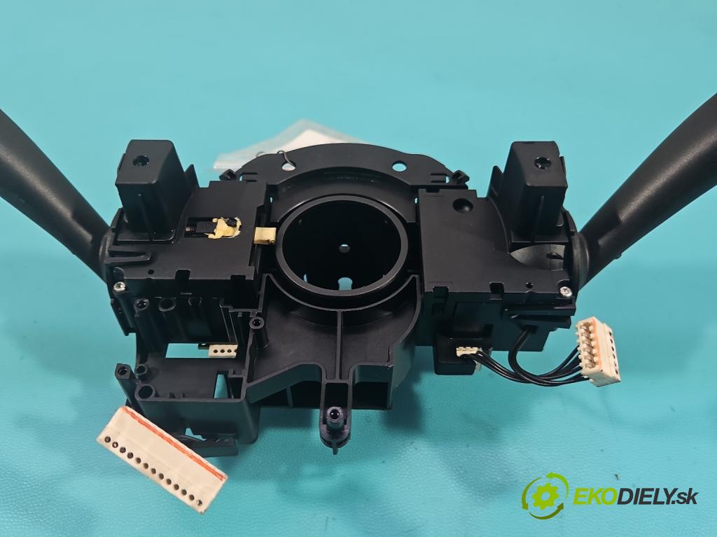 Audi A4 B8 2007-2015 2.0 TDI (CAGA) 143 HP manual 105 kW 1968 cm3 5- prepínač komplex: 8K0953502BJ (Prepínacie páčky pod volantom)