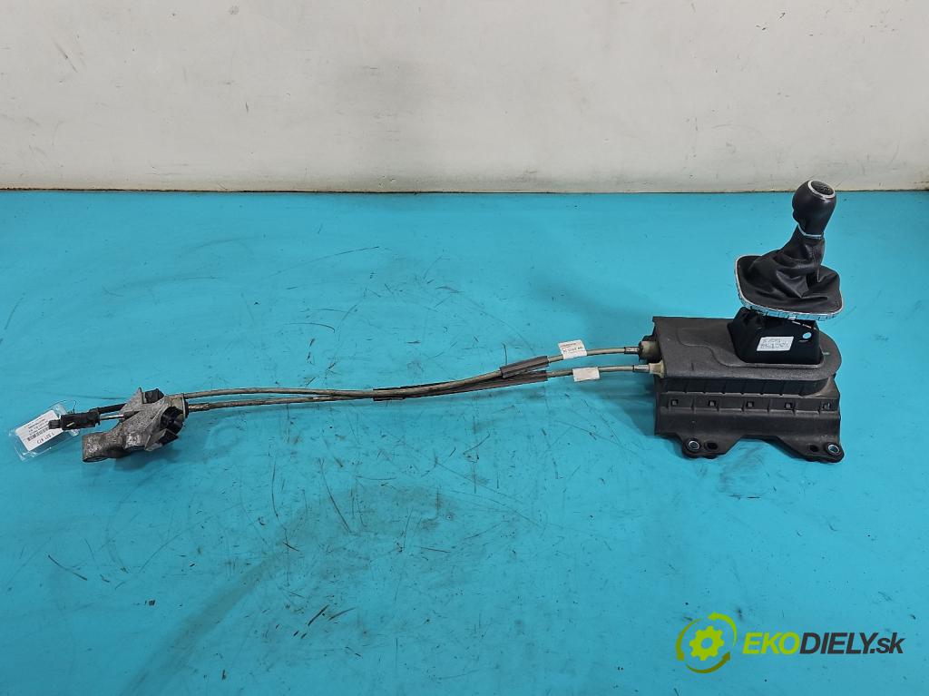 Opel Corsa E 2014-2019 1.4 16V 90 HP manual 66 kW 1398 cm3 5- Páka: Změny: stupeň,rýchlosť 55509034 (Rýchlostná páka (kulisa))