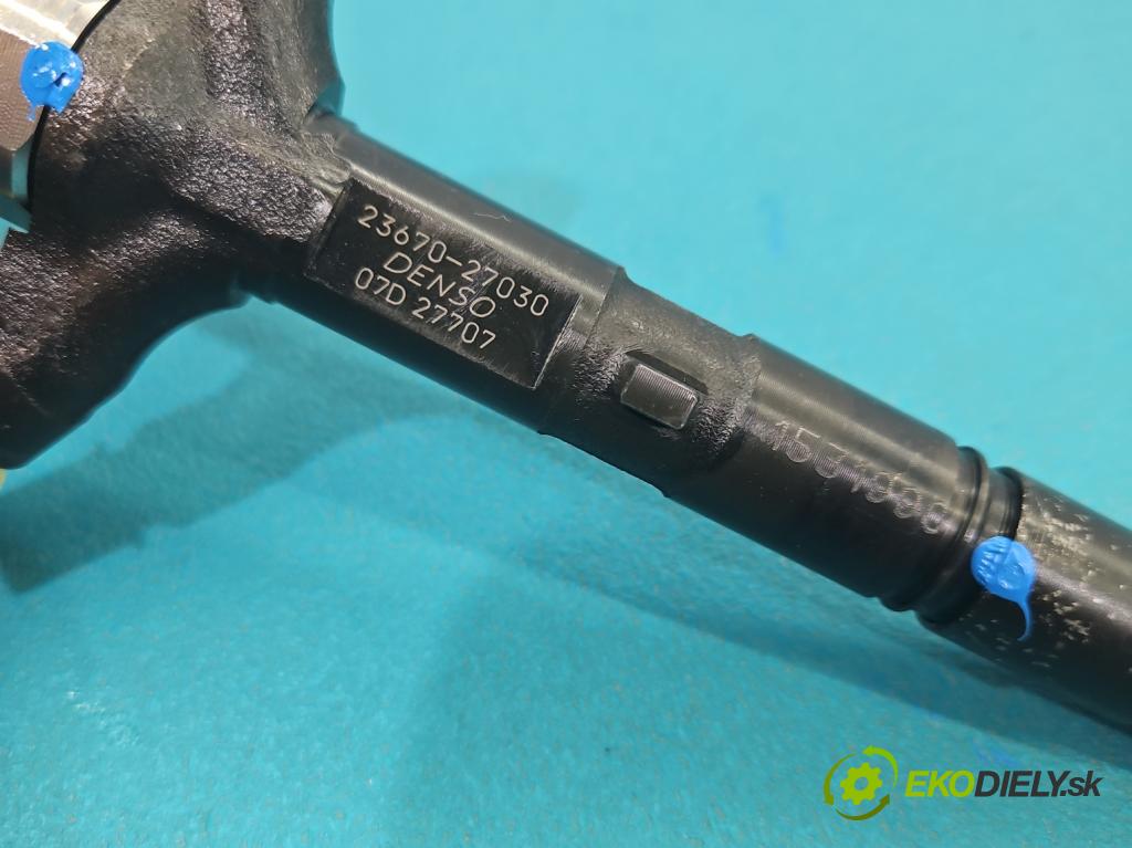 Toyota Rav4 II 2000-2005 2.0 D4D 116 HP manual 85 kW 1995 cm3 5- vstrek 23670-27030 (Vstrekovač paliva)