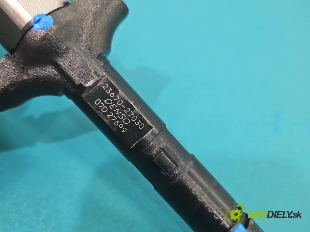 Toyota Rav4 II 2000-2005 2.0 D4D 116 HP manual 85 kW 1995 cm3 5- vstrek 23670-27030 (Vstrekovač paliva)