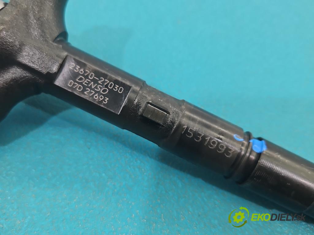 Toyota Rav4 II 2000-2005 2.0 D4D 116 HP manual 85 kW 1995 cm3 5- vstrek 23670-27030 (Vstrekovač paliva)