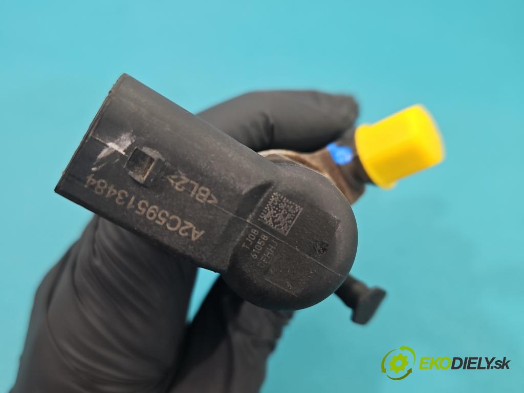 Dacia Duster I 2010-2018 1.5 dci 107 HP manual 79 kW 1461 cm3 5- vstrek A2C59513484 (Vstrekovač paliva)