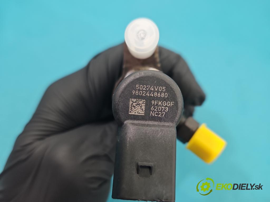 Volvo V40 II 2012-2019 1.6 D2 114 HP manual 84 kW 1560 cm3 5- vstrek 9802448680 (Vstrekovač paliva)