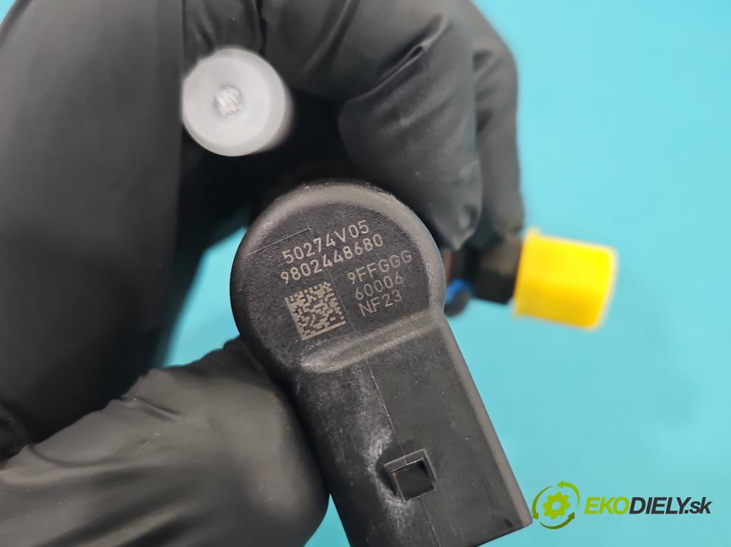 Volvo V40 II 2012-2019 1.6 D2 114 HP manual 84 kW 1560 cm3 5- vstrek 9802448680 (Vstrekovač paliva)