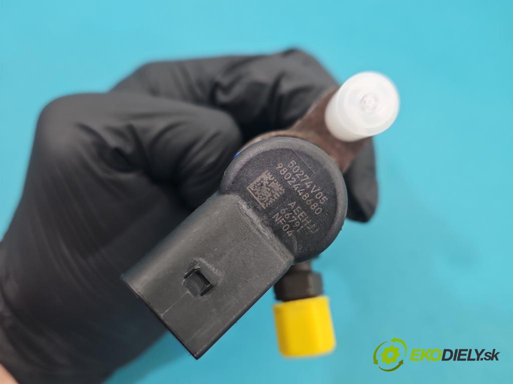 Volvo V40 II 2012-2019 1.6 D2 114 HP manual 84 kW 1560 cm3 5- vstrek 9802448680 (Vstrekovač paliva)