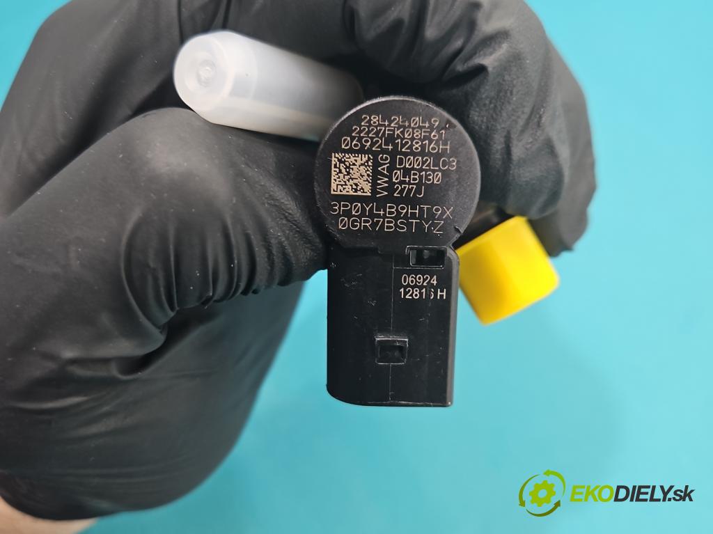 Skoda Rapid 2012-2019 1.4 tdi 90 HP manual 66 kW 1422 cm3 5- vstrek 28424049 (Vstrekovač paliva)