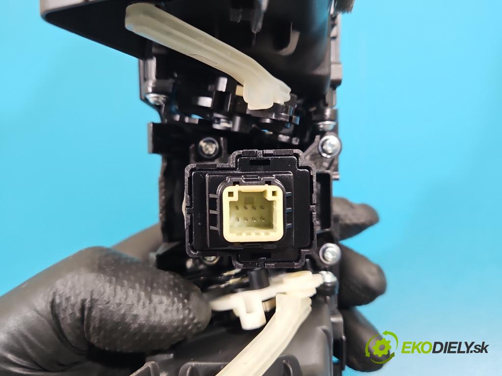 Hyundai I30 III 2016- 1.5 DPI 16V 110 HP manual 80.9 kW 1498 cm3 5- Mřížka: kúrenia stredová  (Mriežka kúrenia (fukár))