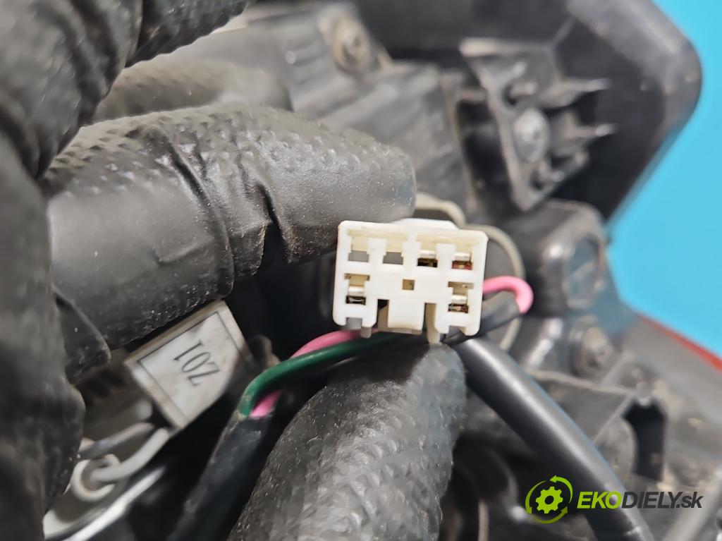 Hyundai I30 III 2016- 1.5 DPI 16V 110 HP manual 80.9 kW 1498 cm3 5- svetlo / reflektor zadné ľavé 92401G4000 (Kľučka dverí ostatné)