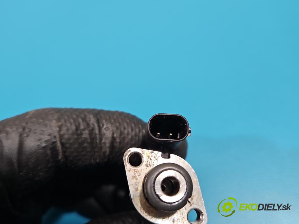 Opel Astra V  2015-2022 1.4 T 125 hp manual 92 kW 1399 cm3 5- vstřikovač 55577403 (Vstřikovač paliva)