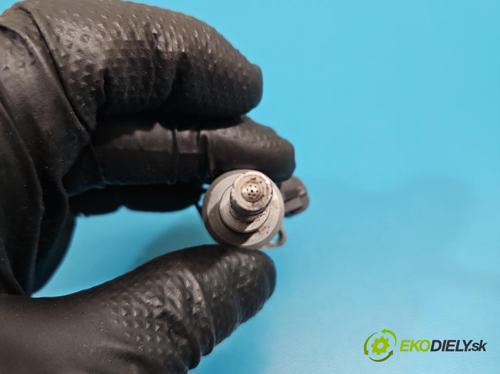 Opel Astra V  2015-2022 1.4 T 125 hp manual 92 kW 1399 cm3 5- vstřikovač 55577403 (Vstřikovač paliva)