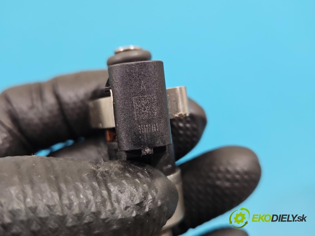 Opel Astra V  2015-2022 1.4 T 125 hp manual 92 kW 1399 cm3 5- vstřikovač 55577403 (Vstřikovač paliva)