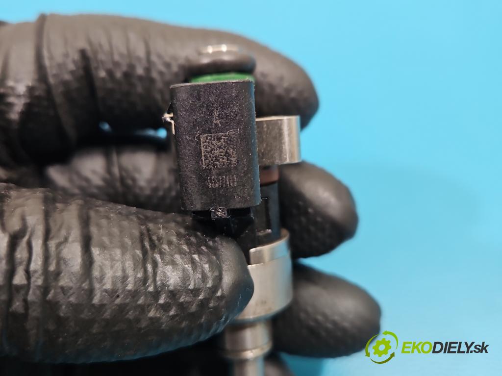 Opel Astra V  2015-2022 1.4 T 125 hp manual 92 kW 1399 cm3 5- vstřikovač 55577403 (Vstřikovač paliva)