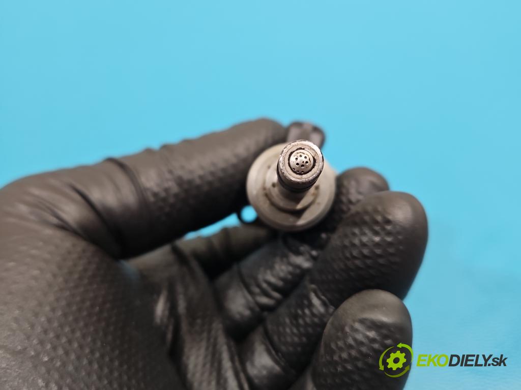 Opel Astra V  2015-2022 1.4 T 125 hp manual 92 kW 1399 cm3 5- vstřikovač 55577403 (Vstřikovač paliva)