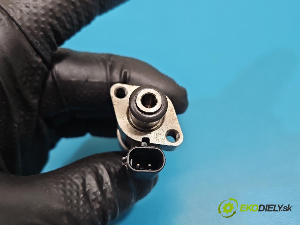 Opel Astra V  2015-2022 1.4 T 125 hp manual 92 kW 1399 cm3 5- vstřikovač 55577403 (Vstřikovač paliva)