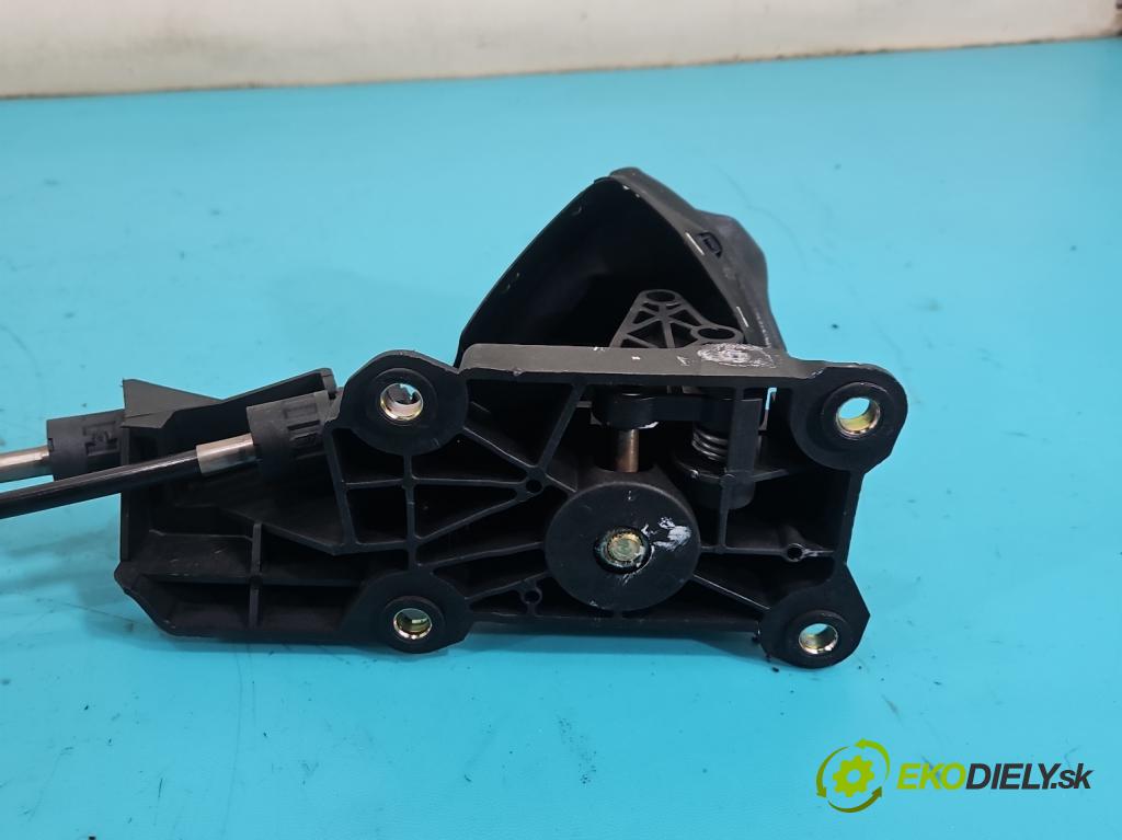 Ford Focus Mk1 1998-2004 1.6 16v 101 HP manual 74 kW 1596 cm3 5- Páka: Změny: stupeň,rýchlosť  (Rýchlostná páka (kulisa))