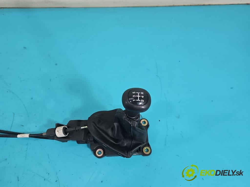 Ford Focus Mk1 1998-2004 1.6 16v 101 HP manual 74 kW 1596 cm3 5- Páka: Změny: stupeň,rýchlosť  (Rýchlostná páka (kulisa))