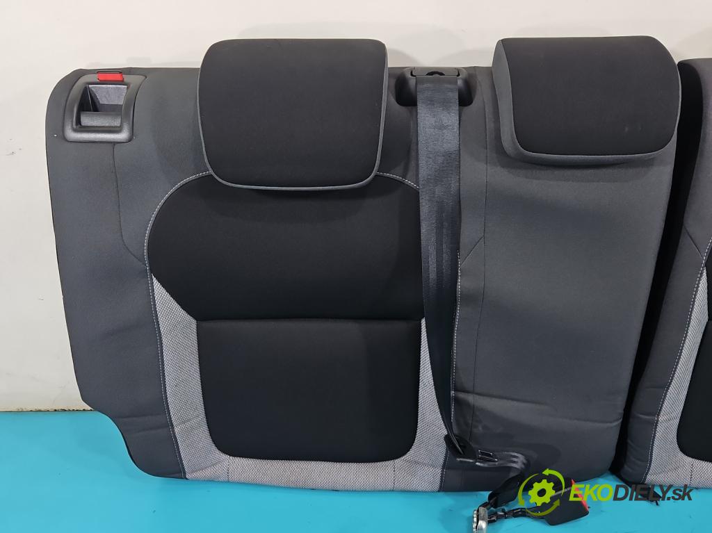 Skoda Fabia III 2014- 2021 1.4 TDI 105 HP manual 77 kW 1422 cm3 5- Pohovka: zadné  (Sedadlo)