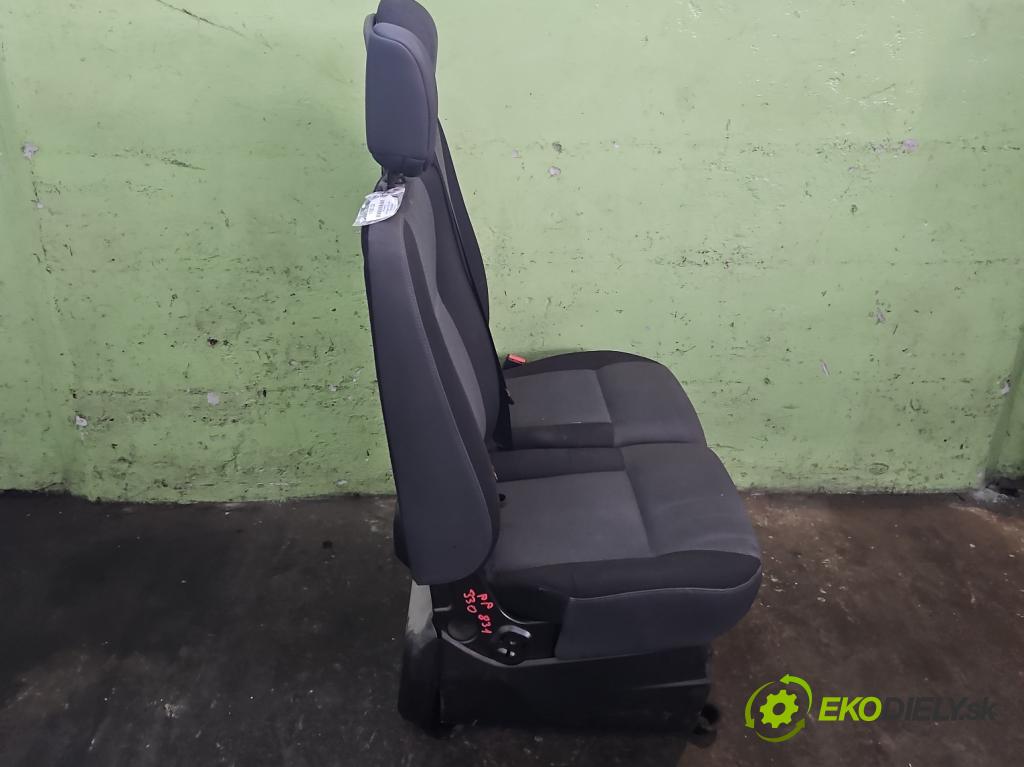 Renault Master III 2010-2024 2.3 DCI 163 HP manual 120 kW 2299 cm3 3- Sedačka pravý  (Sedadlo)