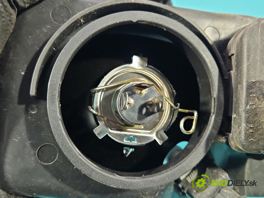 Fiat Siena 1.6 16v 103 HP manual 76 kW 1580 cm3 4- Reflektor: pravý  (Svetlo predné pravé)