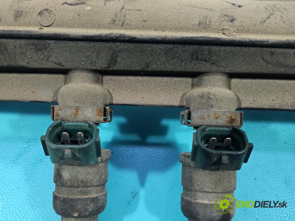 Audi A3 8L 1996-2003 1.6 sr 102 HP manual 75 kW 1595 cm3 3- vstrek 06A133317A (Vstrekovač paliva)