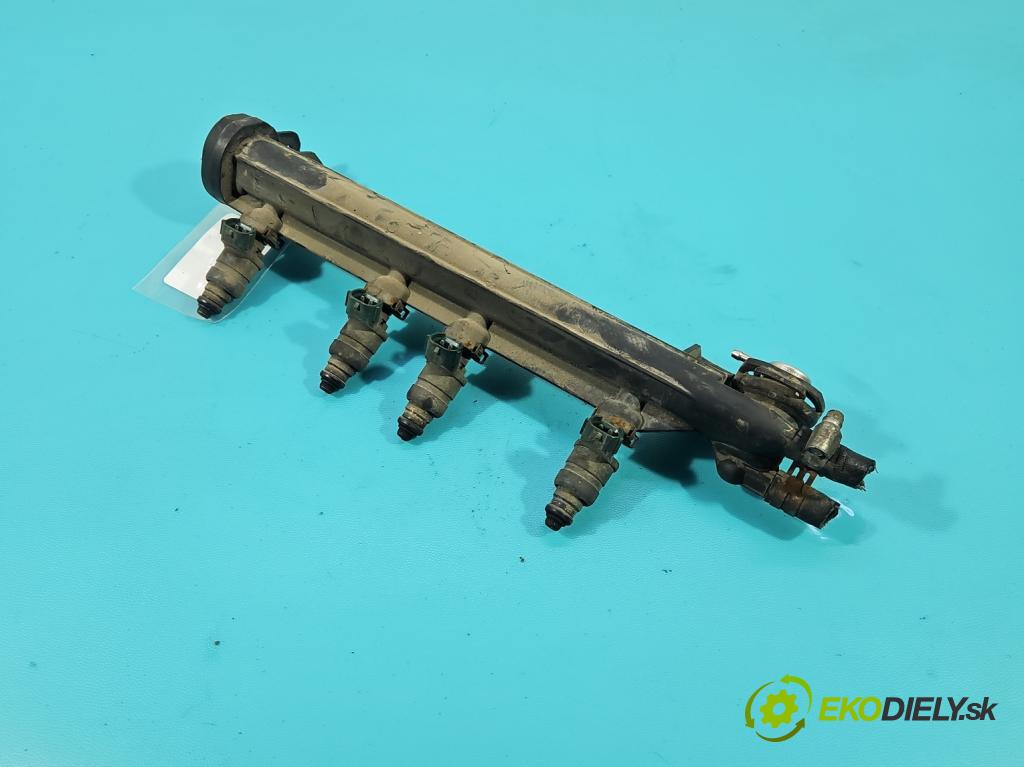 Audi A3 8L 1996-2003 1.6 sr 102 HP manual 75 kW 1595 cm3 3- vstrek 06A133317A (Vstrekovač paliva)