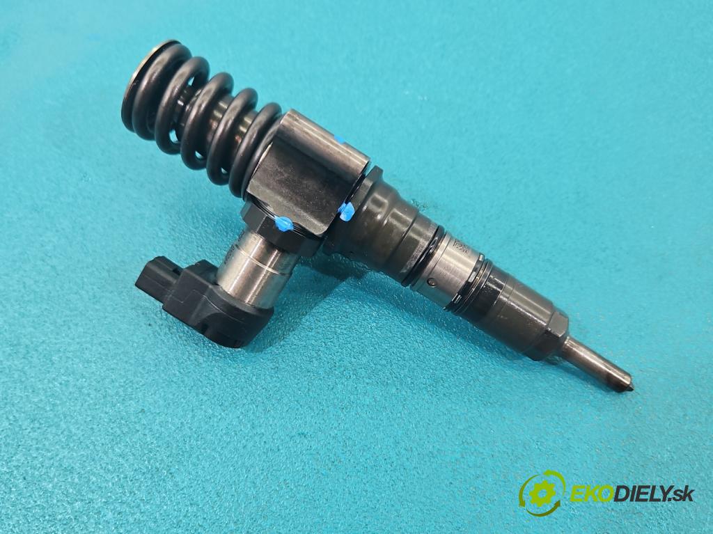 Vw Passat B6 2005-2010 2.0 tdi 140 HP manual 103 kW 1968 cm3 4- vstrekovacie čerpadlo 03G130073S (Vstrekovač paliva)