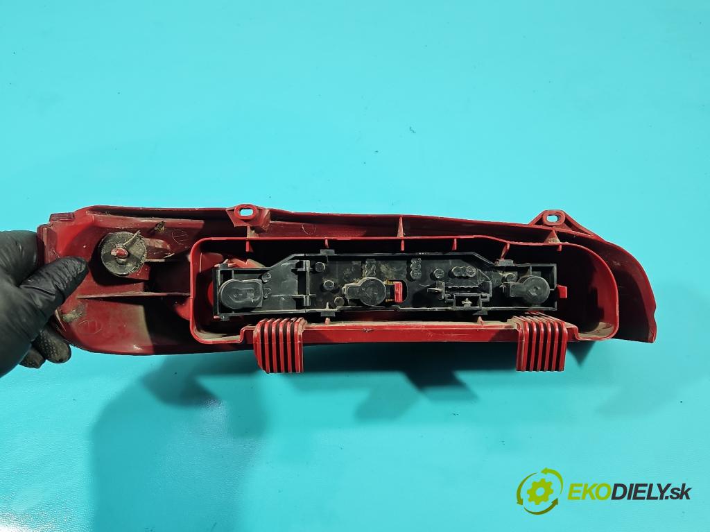 Fiat Seicento 0.9 39 HP manual 29 kW 899 cm3 3- svetlo / reflektor zadné pravé (Kľučka dverí ostatné)